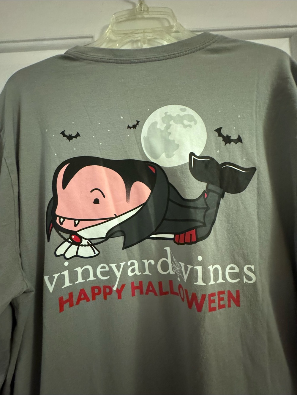 Vineyard Vines Men’s Vampire Whale Gray Halloween Tee XL